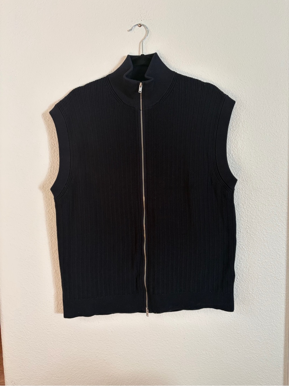 Massimo Dutti knit vest Black 100% cotton size medium